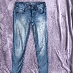 American Eagle Light Wash Skinny Jean